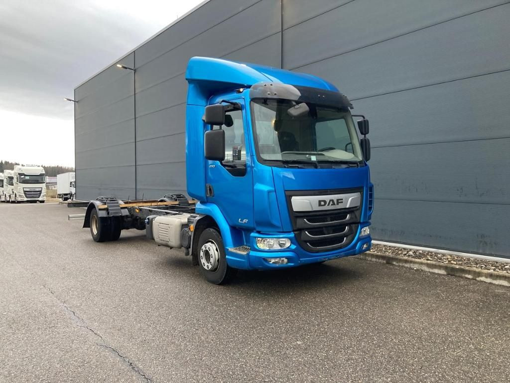 DAF LF 210 FA Standheizung / 5.00m Rd / 7.490kg DAF LF 210 FA Standheizung / 5.00m Rd / 7.490kg - Camion à rideaux coulissants: photos 3 DAF LF 210 FA Standheizung / 5.00m Rd / 7.490kg DAF LF 210 FA Standheizung / 5.00m Rd / 7.490kg - Camion à rideaux coulissants: photos 3