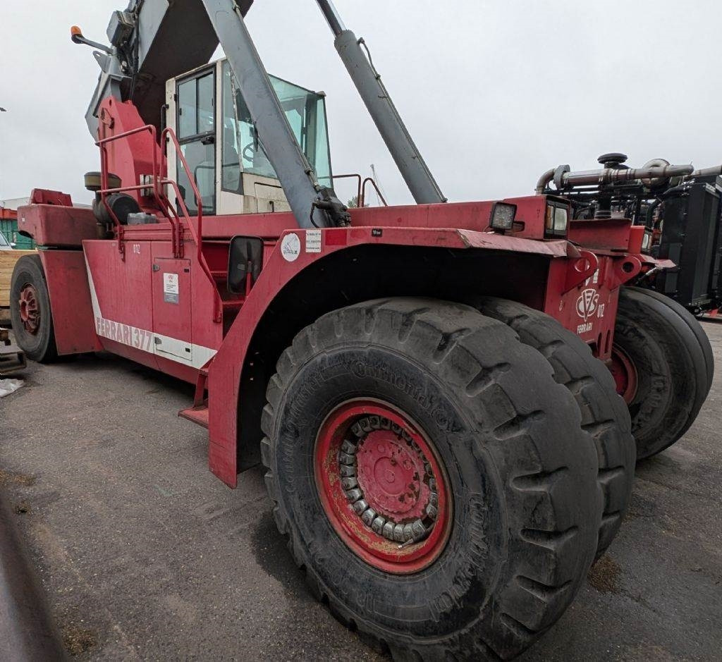 CVS Ferrari F377.5 PB - Reach stacker: photos 2 CVS Ferrari F377.5 PB - Reach stacker: photos 2