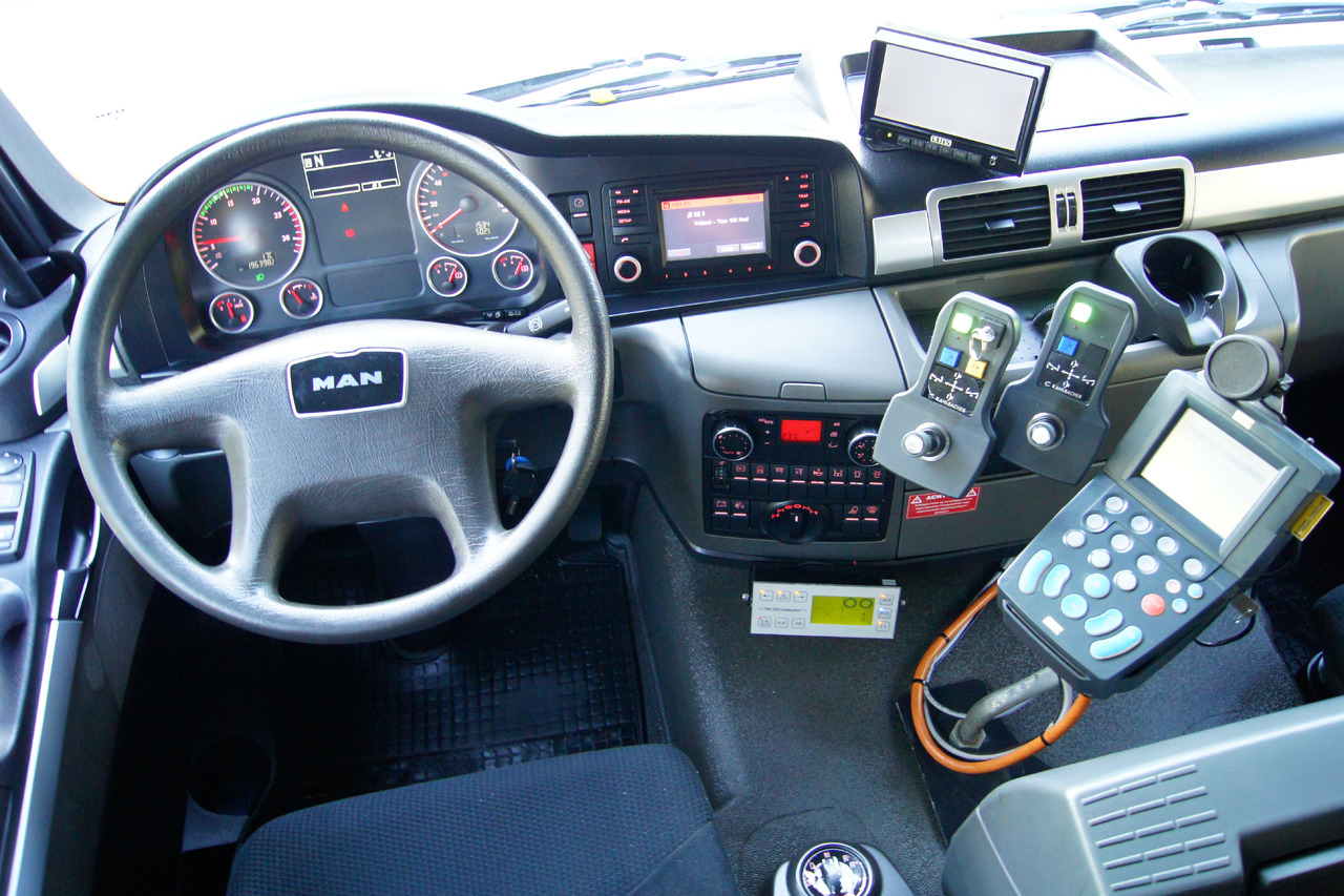 Engin de déneigement MAN TGS 28.400 6x4-4 BL /Winterdienst/Streuer/Schneepflug: photos 11 Engin de déneigement MAN TGS 28.400 6x4-4 BL /Winterdienst/Streuer/Schneepflug: photos 11