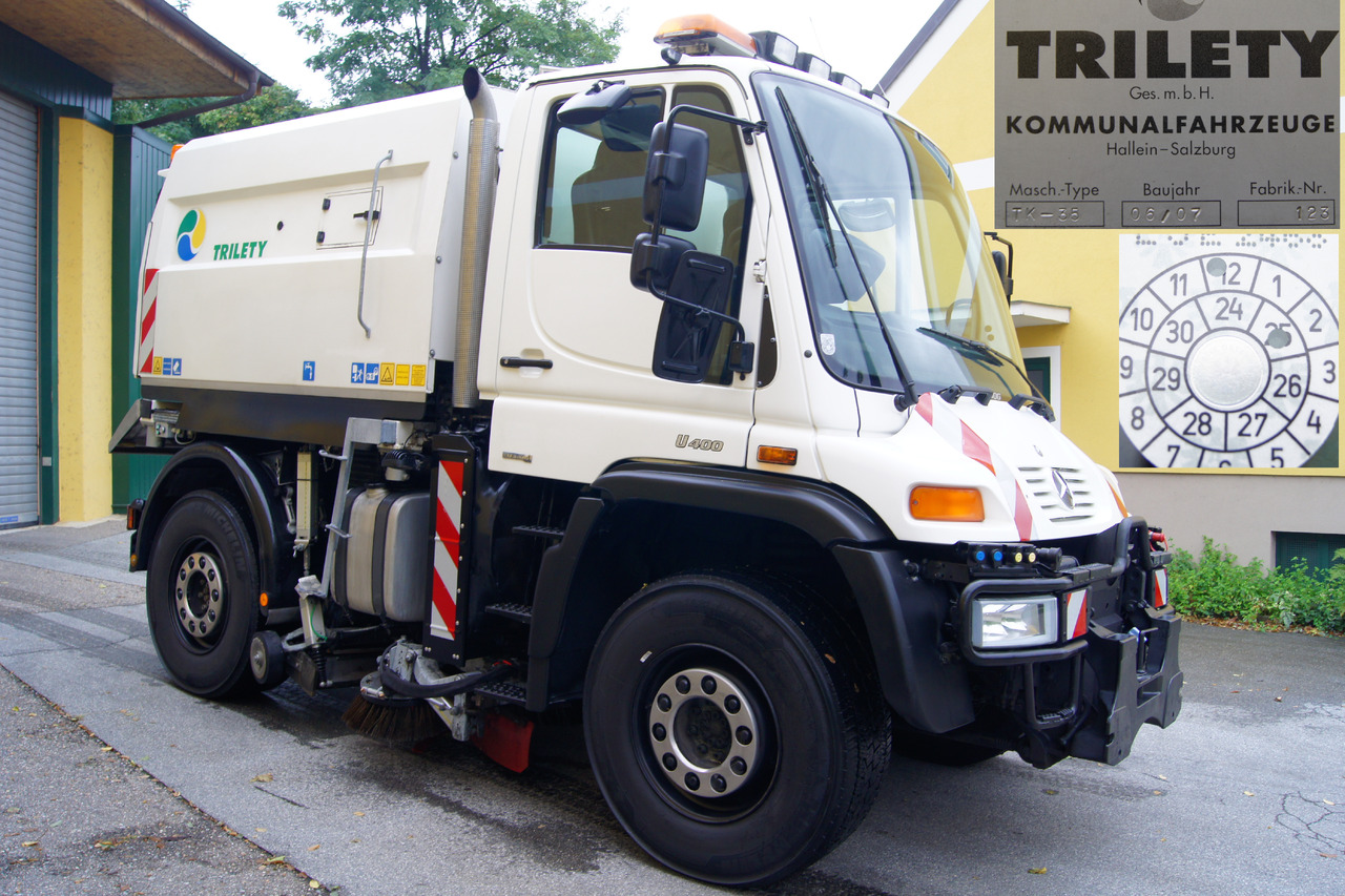 MERCEDES-BENZ Unimog U400 + TRILETY Kehrmaschine/TÜV/EUR4/Leistungshydraulik - Balayeuse de voirie: photos 2 MERCEDES-BENZ Unimog U400 + TRILETY Kehrmaschine/TÜV/EUR4/Leistungshydraulik - Balayeuse de voirie: photos 2