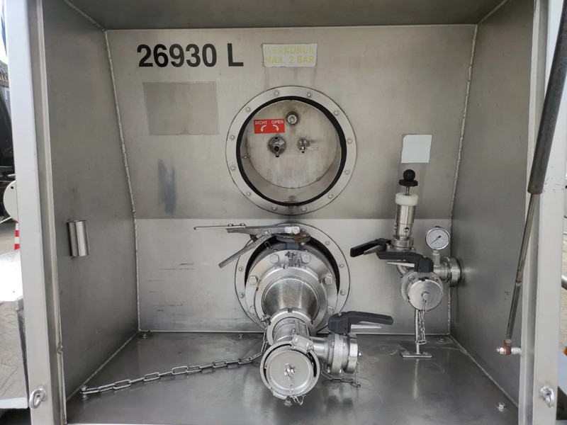 Burg 26930 Liter tankoplegger 1 kamer - Semi-remorque citerne: photos 3 Burg 26930 Liter tankoplegger 1 kamer - Semi-remorque citerne: photos 3