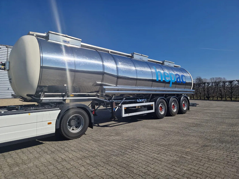 Feldbinder 38000 liter 3 kamer tankoplegger met CIP Leiding en tank verwarming - Semi-remorque citerne: photos 1 Feldbinder 38000 liter 3 kamer tankoplegger met CIP Leiding en tank verwarming - Semi-remorque citerne: photos 1