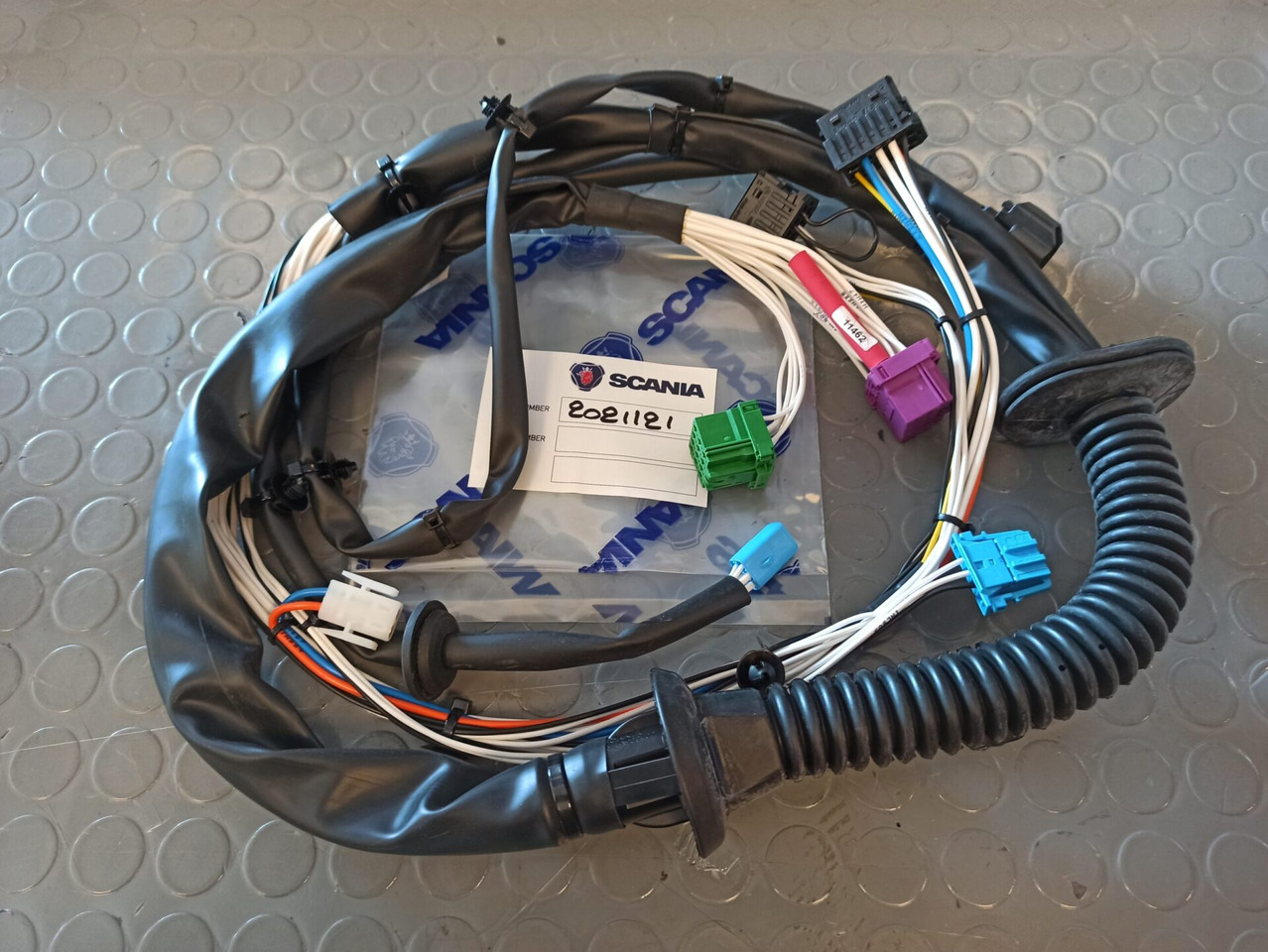SCANIA CABLE HARNESS - 2021121 - Câble/ Fil pour Camion: photos 1 SCANIA CABLE HARNESS - 2021121 - Câble/ Fil pour Camion: photos 1
