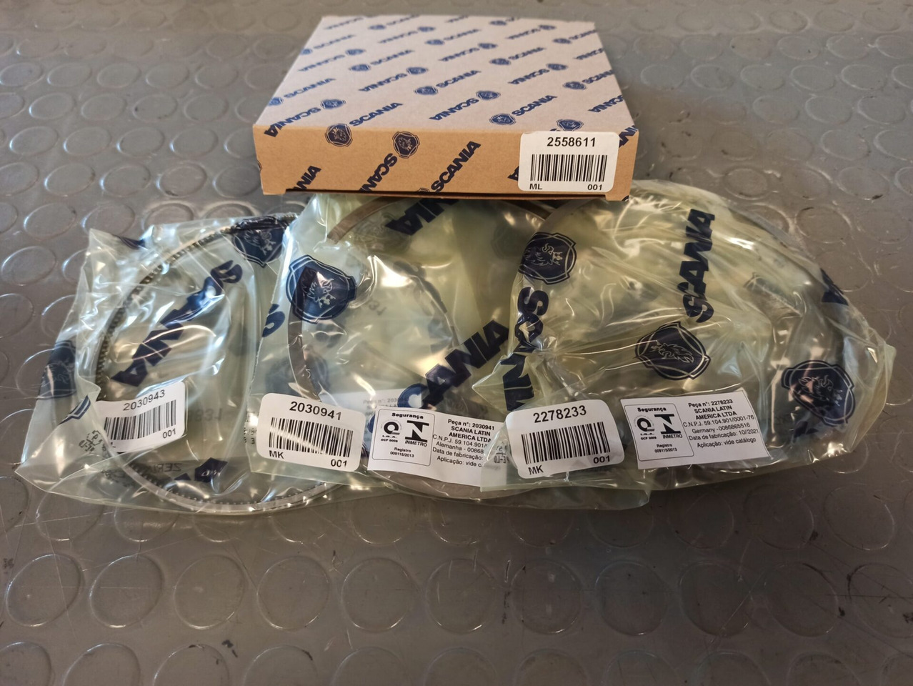 SCANIA PISTON RING KIT - 2558611 - Pistons/ Anneaux/ Manchons pour Camion: photos 1 SCANIA PISTON RING KIT - 2558611 - Pistons/ Anneaux/ Manchons pour Camion: photos 1