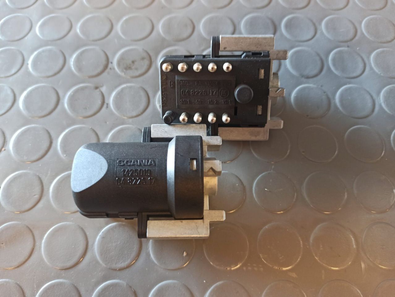 SCANIA STARTER LOCK - 1425019 - Démarreur pour Camion: photos 1 SCANIA STARTER LOCK - 1425019 - Démarreur pour Camion: photos 1