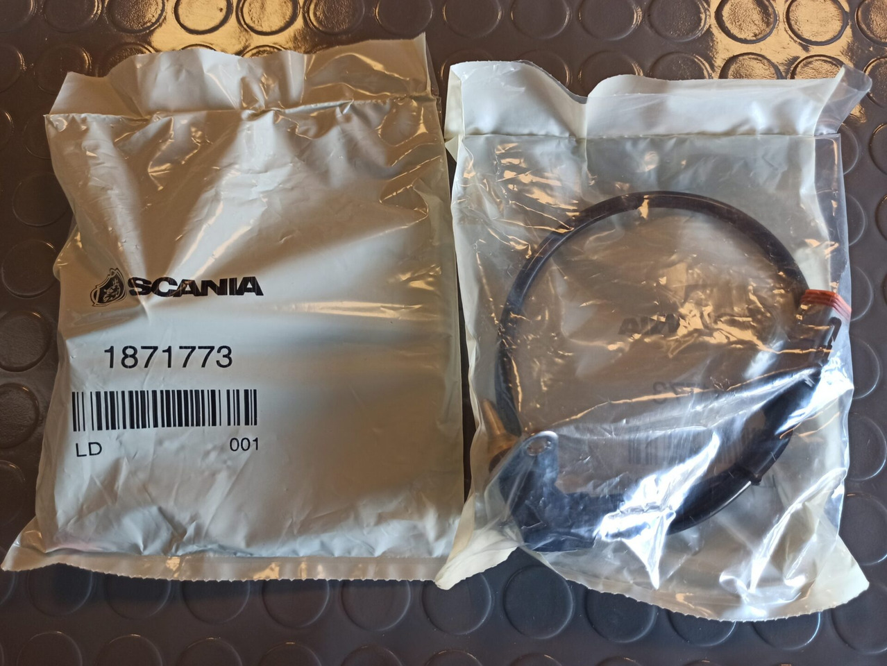 SCANIA TEMPERATURE SENSOR - 1871773 - Capteur pour Camion: photos 1 SCANIA TEMPERATURE SENSOR - 1871773 - Capteur pour Camion: photos 1