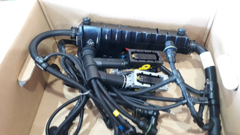 VOLVO CABLE HARNESS - 22041555 - Câble/ Fil pour Camion: photos 1 VOLVO CABLE HARNESS - 22041555 - Câble/ Fil pour Camion: photos 1