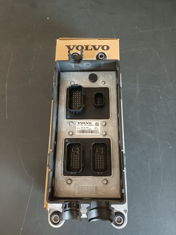 VOLVO CONTROL UNIT 22771642 - Bloc de gestion pour Camion: photos 2 VOLVO CONTROL UNIT 22771642 - Bloc de gestion pour Camion: photos 2