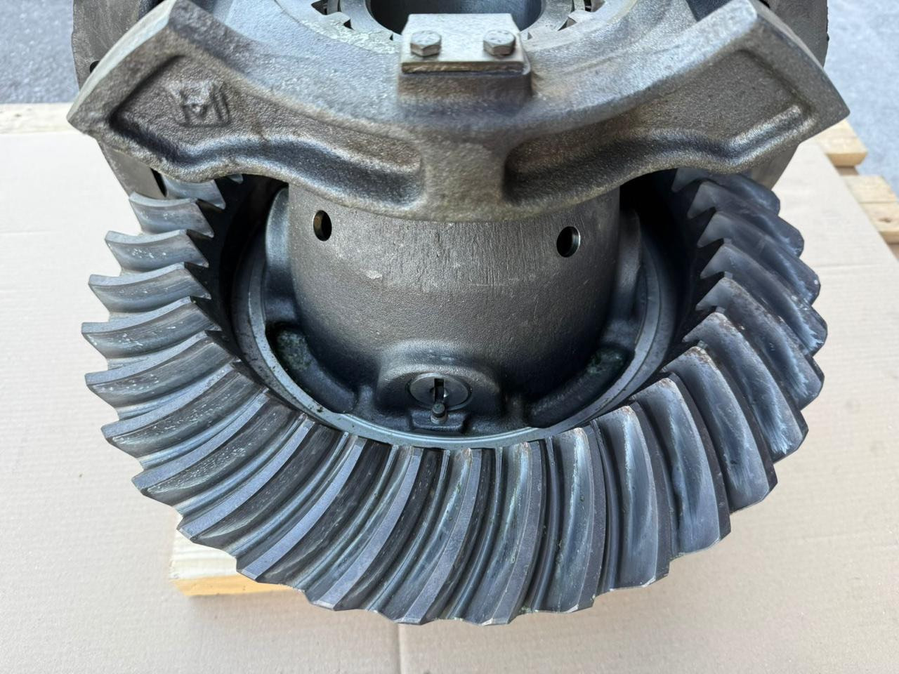 VOLVO Differential Groups 20864048 - Essieu et pièces pour Camion: photos 3 VOLVO Differential Groups 20864048 - Essieu et pièces pour Camion: photos 3