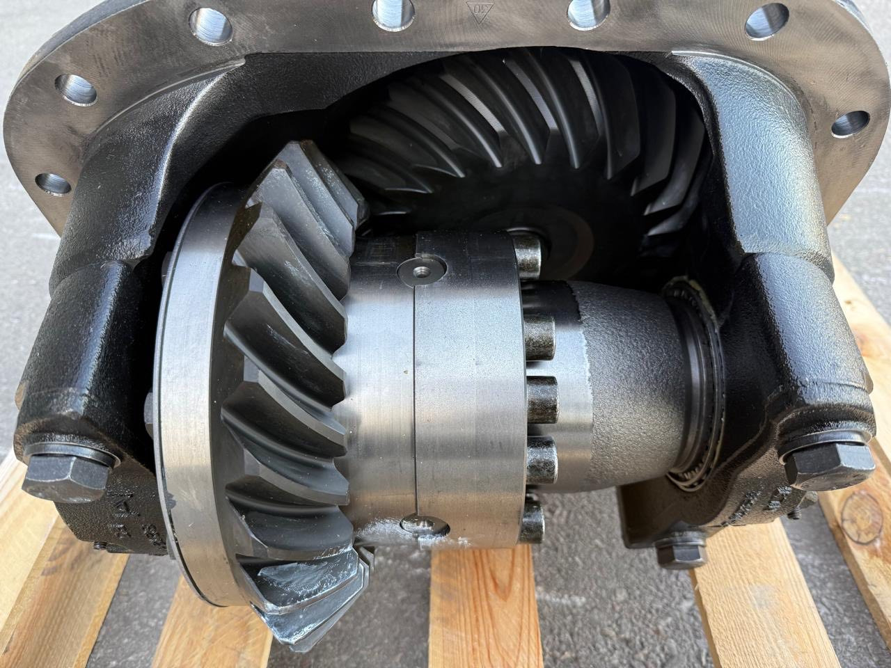 VOLVO Differential Groups Differential Groups - Essieu et pièces pour Camion: photos 5 VOLVO Differential Groups Differential Groups - Essieu et pièces pour Camion: photos 5