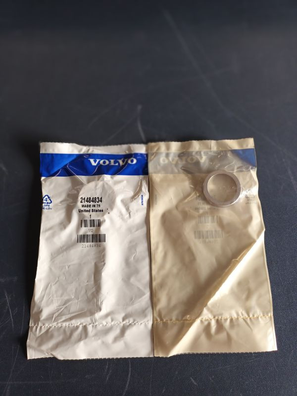 VOLVO VALVE SEAT RING - 21484834 - Pistons/ Anneaux/ Manchons pour Camion: photos 1 VOLVO VALVE SEAT RING - 21484834 - Pistons/ Anneaux/ Manchons pour Camion: photos 1