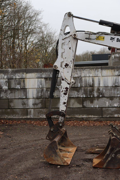 Pelle sur chenille Bobcat E50: photos 13