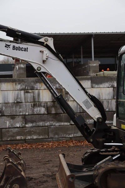 Pelle sur chenille Bobcat E50: photos 11
