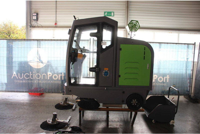 D19 - Balayeuse de voirie: photos 2 D19 - Balayeuse de voirie: photos 2