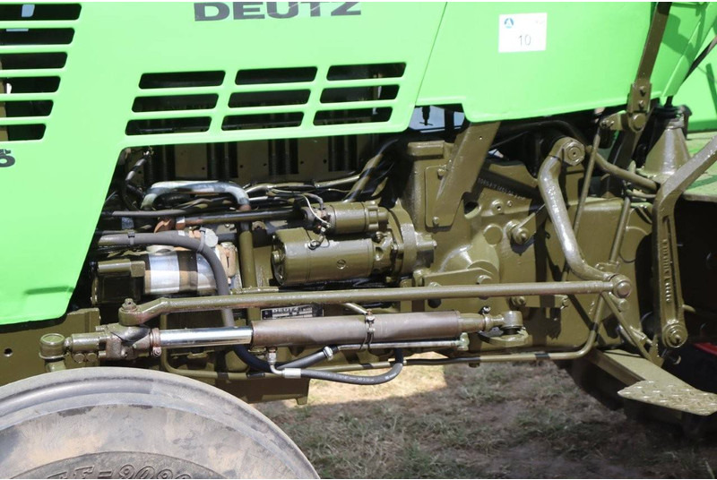 Tracteur agricole Deutz Fahr D6806: photos 16