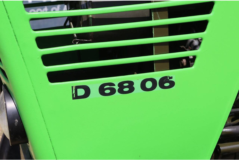 Tracteur agricole Deutz Fahr D6806: photos 12