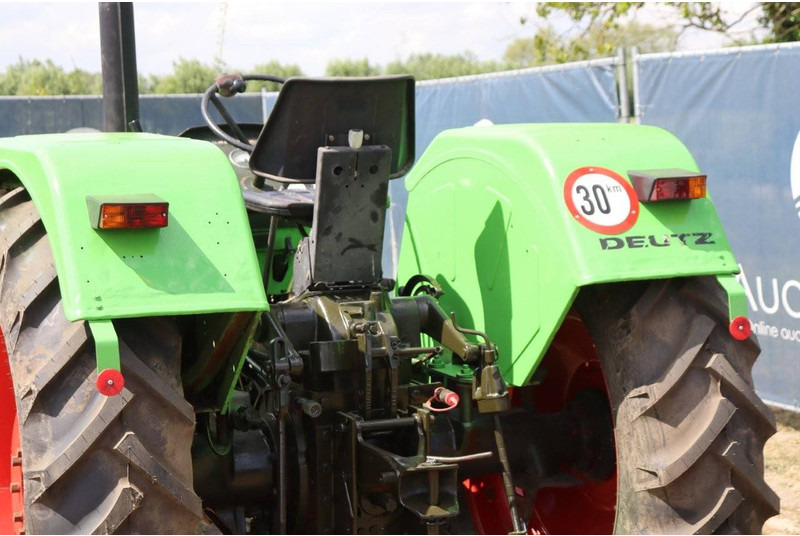 Tracteur agricole Deutz Fahr D6806: photos 18