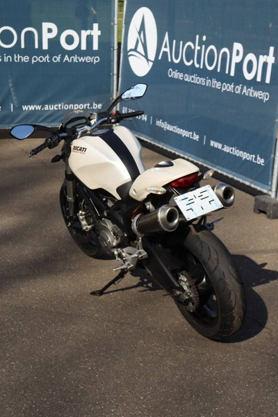 Ducati MONSTER 696 - Motocyclette: photos 4 Ducati MONSTER 696 - Motocyclette: photos 4