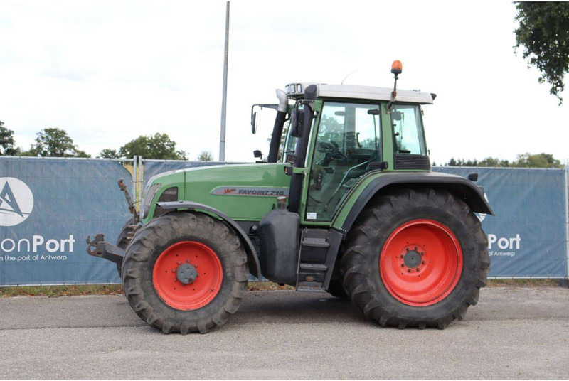 Fendt Vario Favorit 716 - Tracteur agricole: photos 1 Fendt Vario Favorit 716 - Tracteur agricole: photos 1