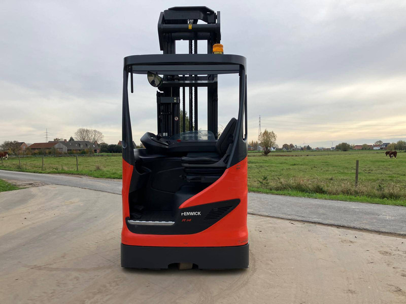 Fenwick R14-01 - Chariot à mât rétractable: photos 2 Fenwick R14-01 - Chariot à mât rétractable: photos 2