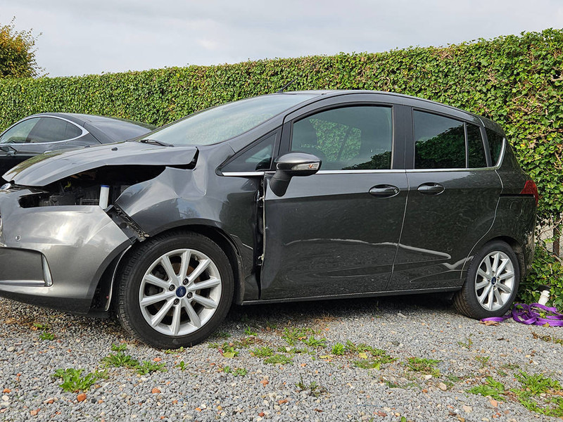 Ford B-Max 1.6 Ti-VCT Powershift - Berline: photos 2 Ford B-Max 1.6 Ti-VCT Powershift - Berline: photos 2