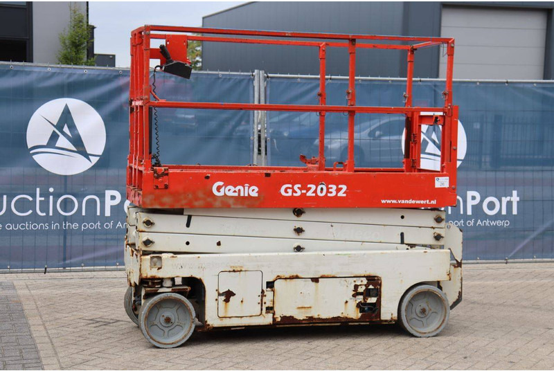 Genie GS-2032 - Nacelle ciseaux: photos 1 Genie GS-2032 - Nacelle ciseaux: photos 1