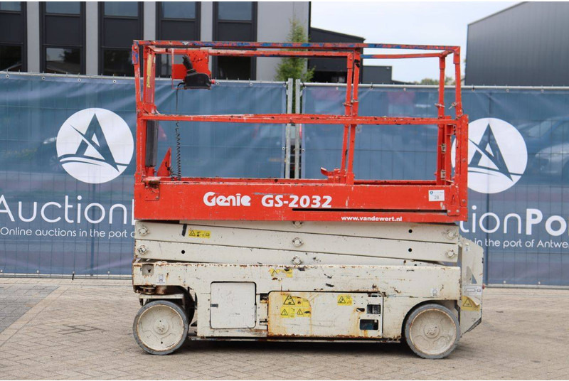 Genie GS-2032 - Nacelle ciseaux: photos 2 Genie GS-2032 - Nacelle ciseaux: photos 2