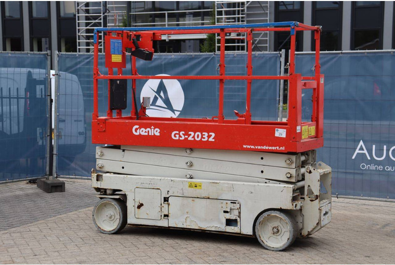 Genie GS-2032 - Nacelle ciseaux: photos 3 Genie GS-2032 - Nacelle ciseaux: photos 3