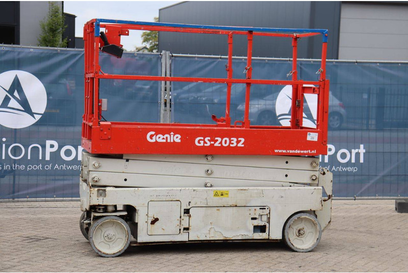 Genie GS-2032 - Nacelle ciseaux: photos 1 Genie GS-2032 - Nacelle ciseaux: photos 1