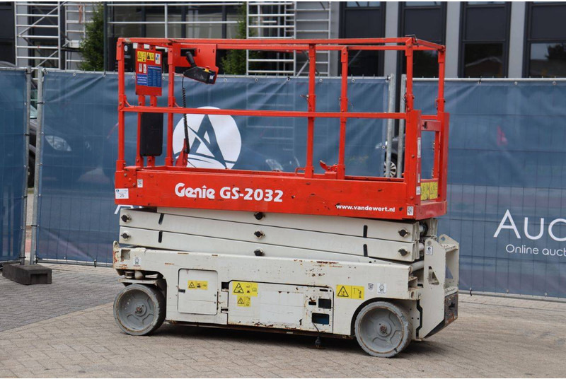 Genie GS-2032 - Nacelle ciseaux: photos 3 Genie GS-2032 - Nacelle ciseaux: photos 3