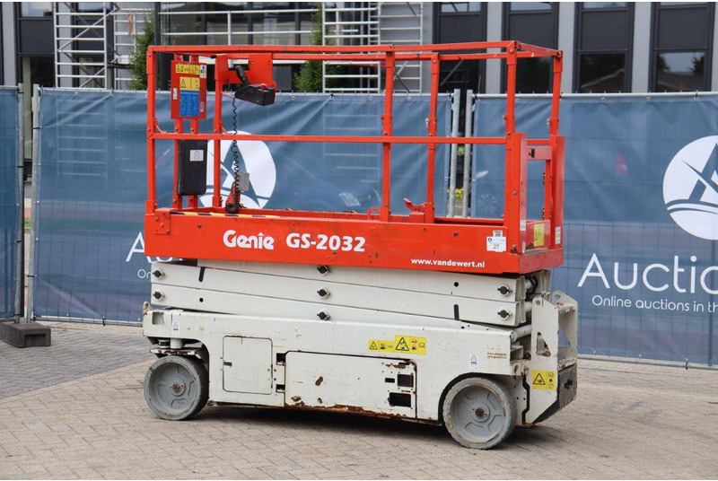 Genie GS-2032 - Nacelle ciseaux: photos 3 Genie GS-2032 - Nacelle ciseaux: photos 3