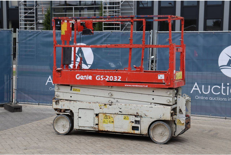 Genie GS-2032 - Nacelle ciseaux: photos 3 Genie GS-2032 - Nacelle ciseaux: photos 3