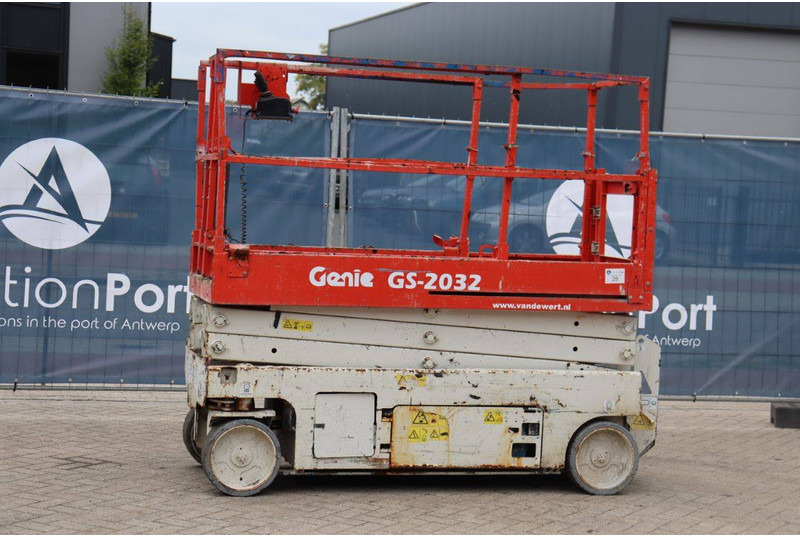 Genie GS-2032 - Nacelle ciseaux: photos 1 Genie GS-2032 - Nacelle ciseaux: photos 1