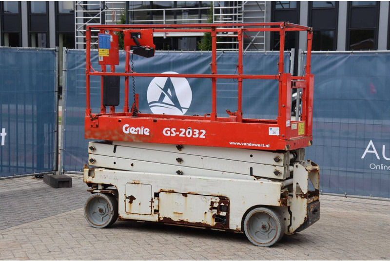Genie GS-2032 - Nacelle ciseaux: photos 3 Genie GS-2032 - Nacelle ciseaux: photos 3