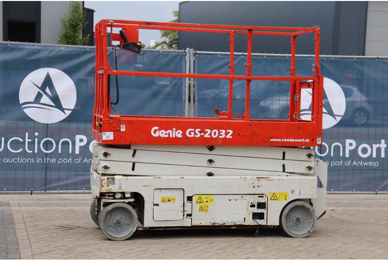 Genie GS-2032 - Nacelle ciseaux: photos 1 Genie GS-2032 - Nacelle ciseaux: photos 1