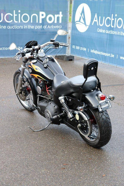 Harley-Davidson Dyna Wide Glide - Motocyclette: photos 4 Harley-Davidson Dyna Wide Glide - Motocyclette: photos 4