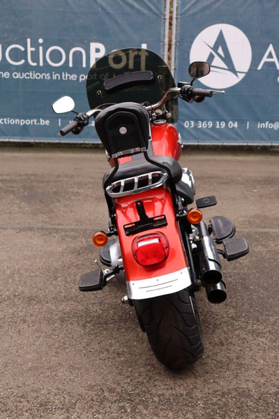 Harley-Davidson Fat Boy Lo - Motocyclette: photos 5 Harley-Davidson Fat Boy Lo - Motocyclette: photos 5