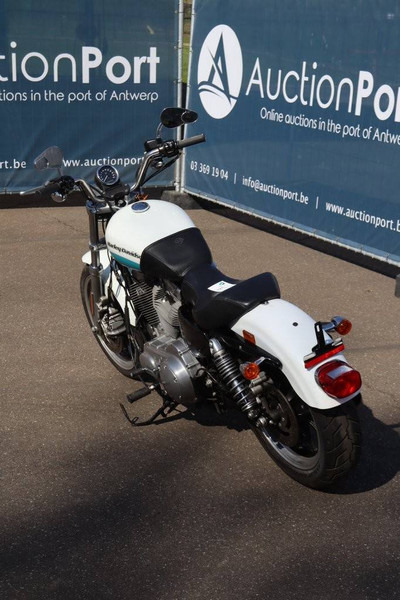Harley-Davidson SPORTSTER XL883 SUPER LOW - Motocyclette: photos 4 Harley-Davidson SPORTSTER XL883 SUPER LOW - Motocyclette: photos 4
