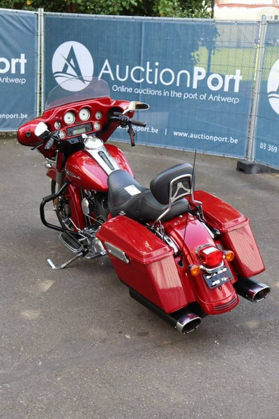 Harley-Davidson Street Glide Touring - Motocyclette: photos 4 Harley-Davidson Street Glide Touring - Motocyclette: photos 4