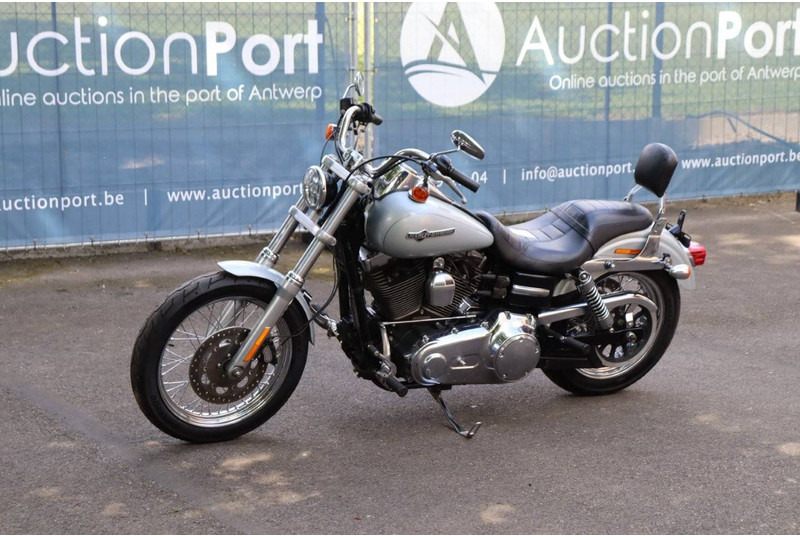 Motocyclette Harley-Davidson Super Glide Custom: photos 9
