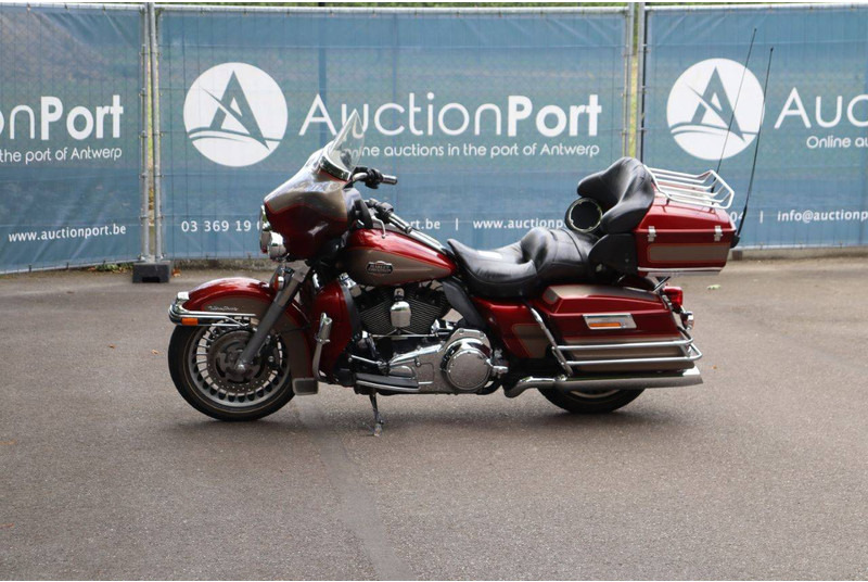 Harley-Davidson Ultra Classic - Motocyclette: photos 1 Harley-Davidson Ultra Classic - Motocyclette: photos 1