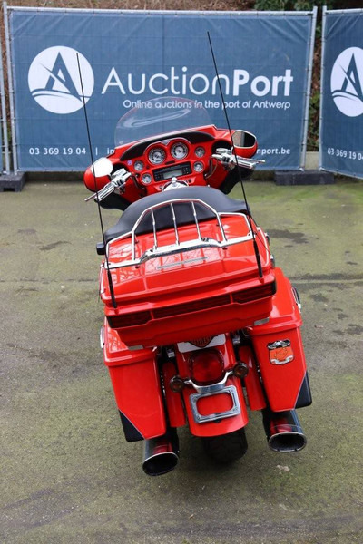 Harley-Davidson Ultra Classic CVO - Motocyclette: photos 5 Harley-Davidson Ultra Classic CVO - Motocyclette: photos 5