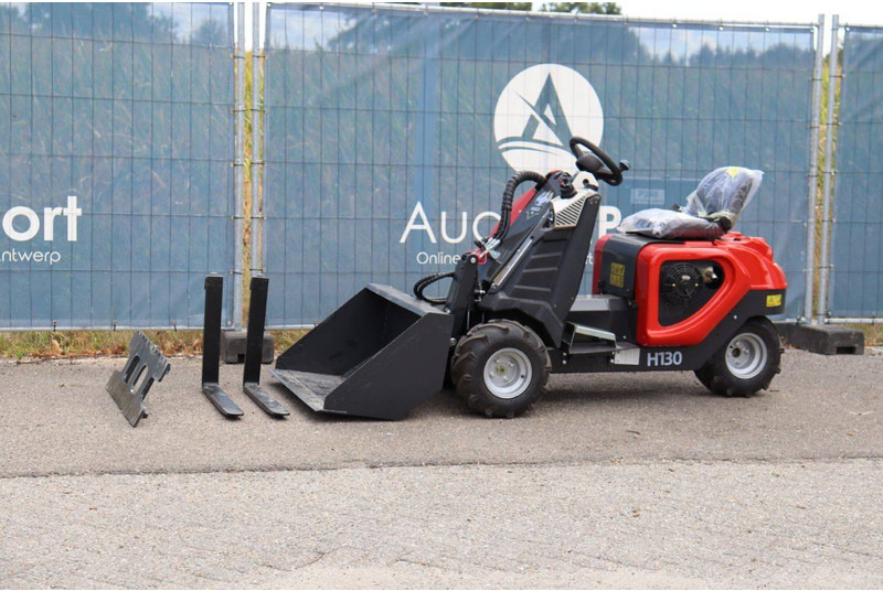 Heracles H130 - Chargeuse sur pneus: photos 1 Heracles H130 - Chargeuse sur pneus: photos 1