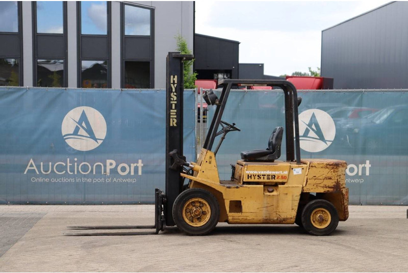 Hyster H2.50XL - Chariot élévateur diesel: photos 1 Hyster H2.50XL - Chariot élévateur diesel: photos 1