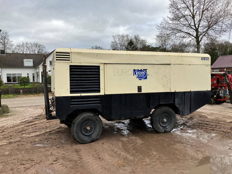 Ingersoll Rand 12/235 - Compresseur d'air: photos 1 Ingersoll Rand 12/235 - Compresseur d'air: photos 1