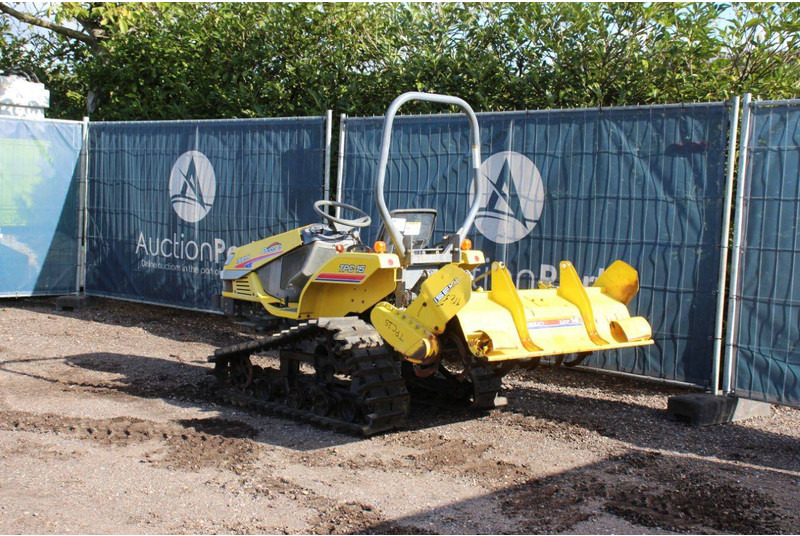 Iseki Piccoro TPC 15 - Tracteur agricole: photos 3 Iseki Piccoro TPC 15 - Tracteur agricole: photos 3