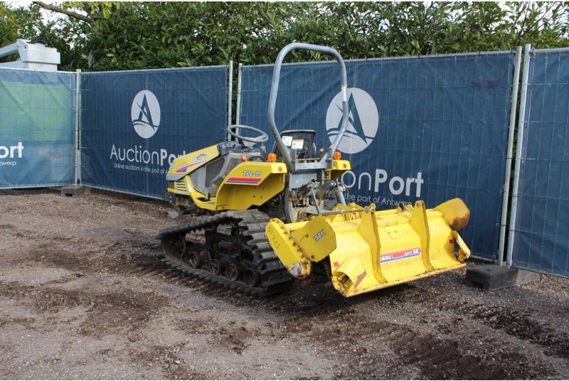 Iseki TPC 15 Piccoro - Tracteur agricole: photos 3 Iseki TPC 15 Piccoro - Tracteur agricole: photos 3