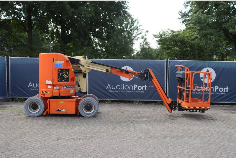JLG E300AJP - Nacelle articulée: photos 2 JLG E300AJP - Nacelle articulée: photos 2
