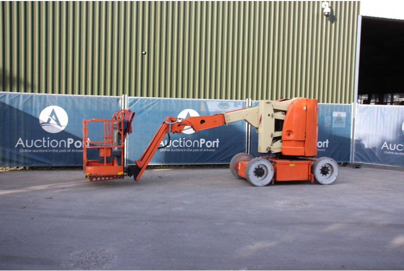 JLG E300AJP - Nacelle articulée: photos 1 JLG E300AJP - Nacelle articulée: photos 1