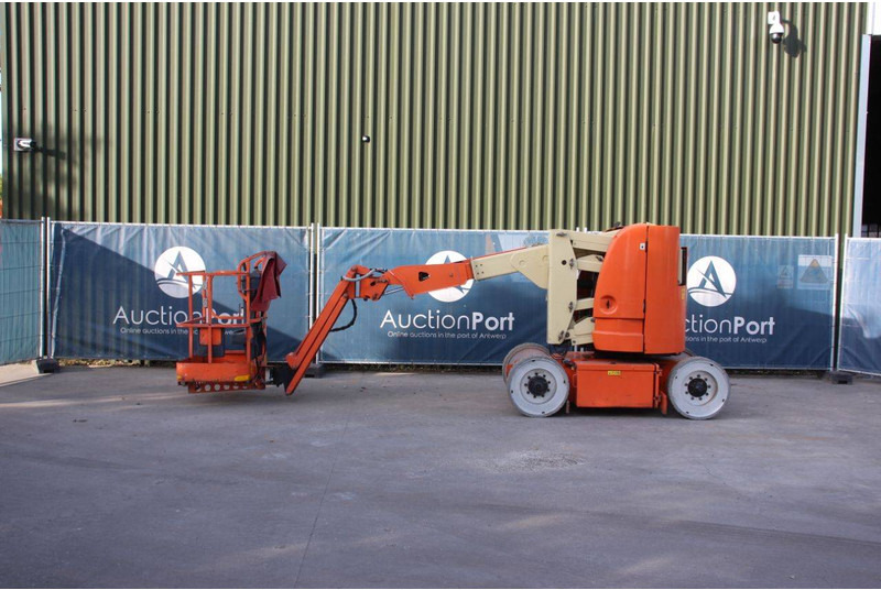 JLG E300AJP - Nacelle articulée: photos 2 JLG E300AJP - Nacelle articulée: photos 2